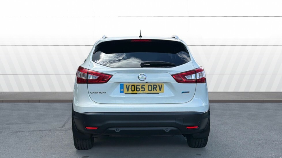 Nissan Qashqai Tekna White #6