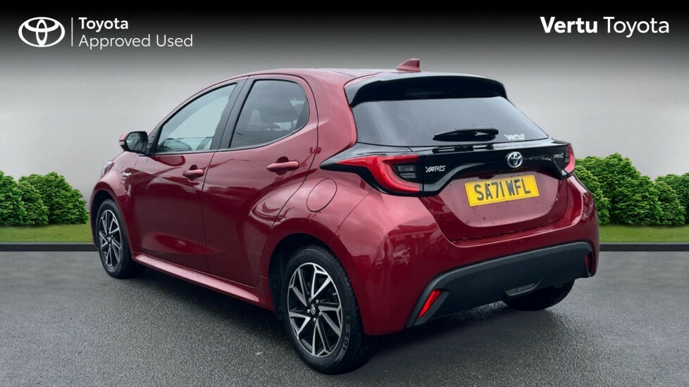 Toyota Yaris Design SA71WFL Red #4