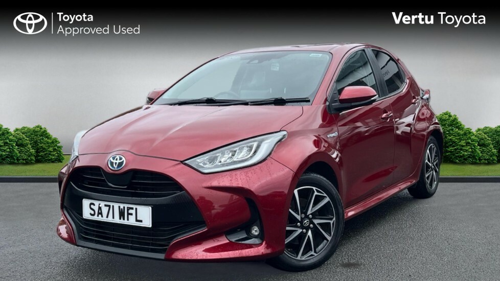 Toyota Yaris Design SA71WFL Red #3