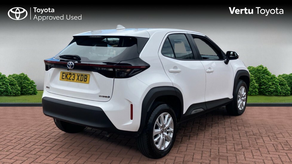 Toyota Yaris Cross Icon White #2
