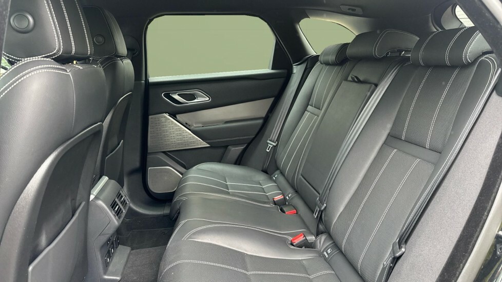Land Rover Range Rover Velar Se Black #4