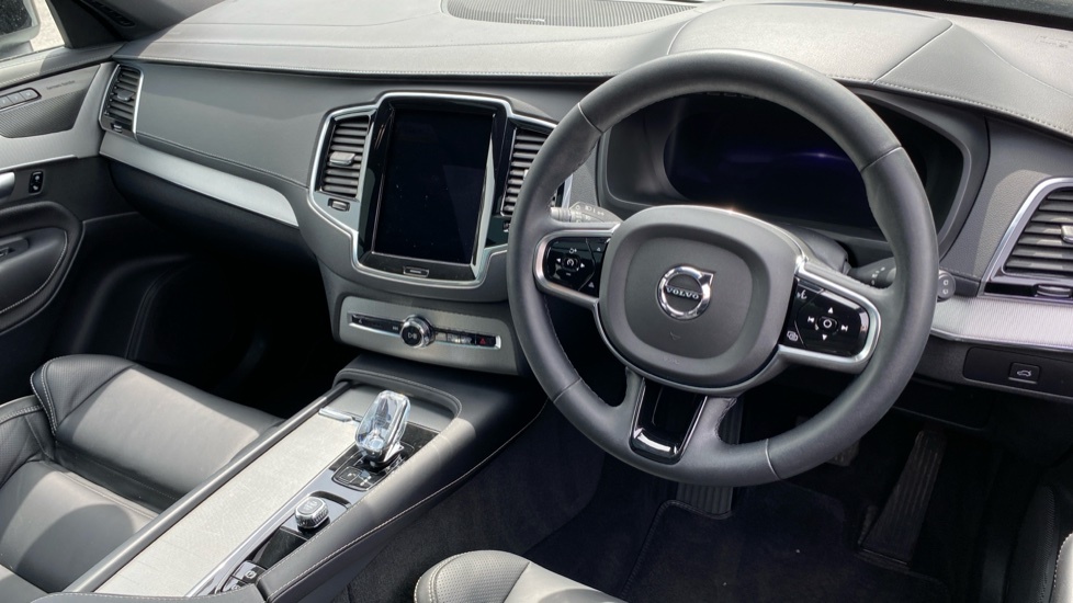 Volvo XC90 Plus White #4