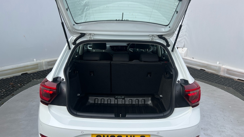 Volkswagen Polo Style White #4