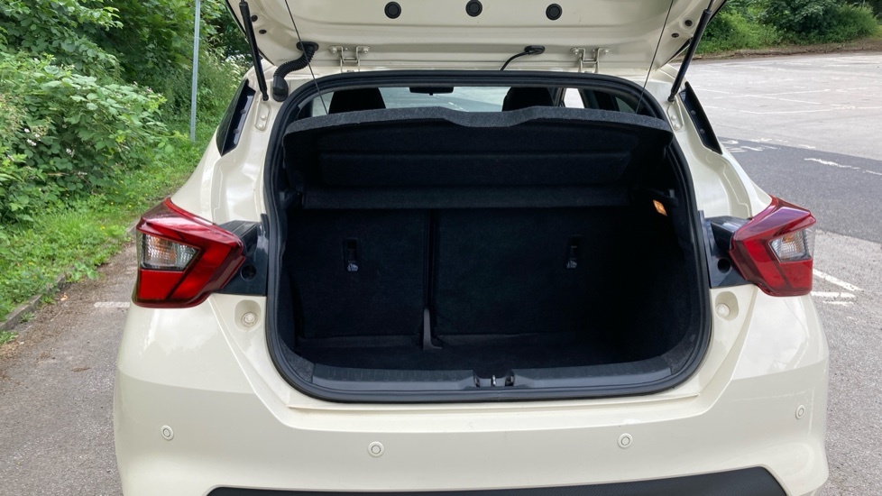 Nissan Micra Tekna Blue #4