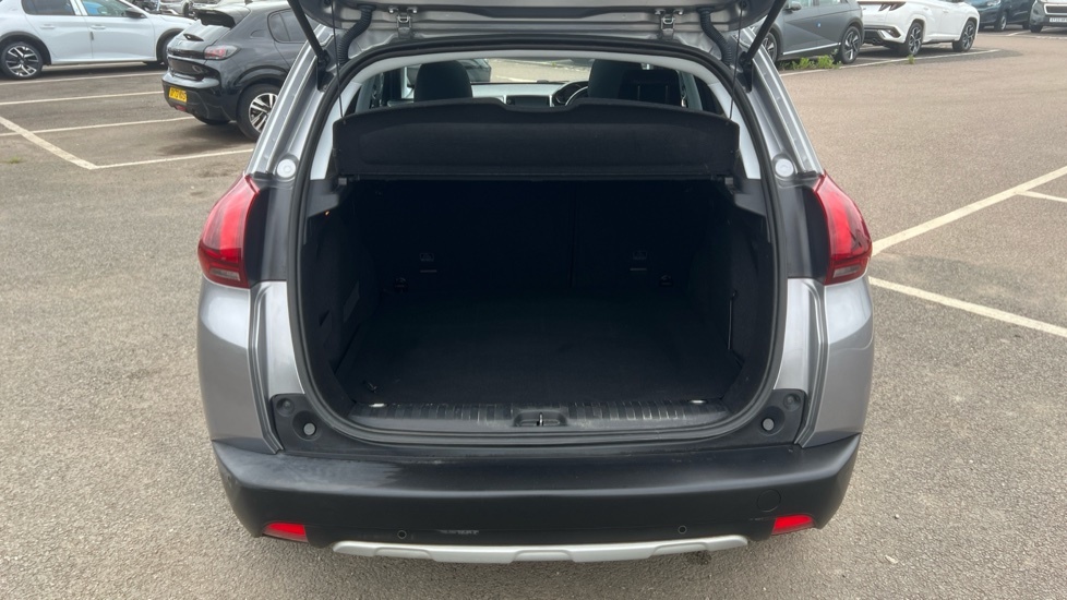 Peugeot 2008 Allure Premium Grey #4