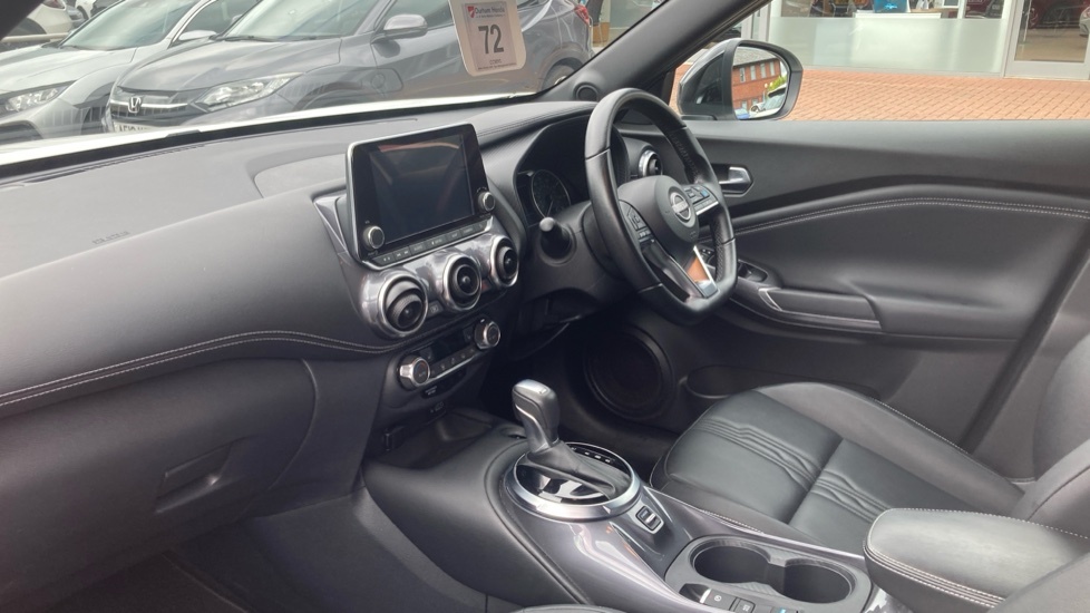 Nissan Juke Tekna White #2