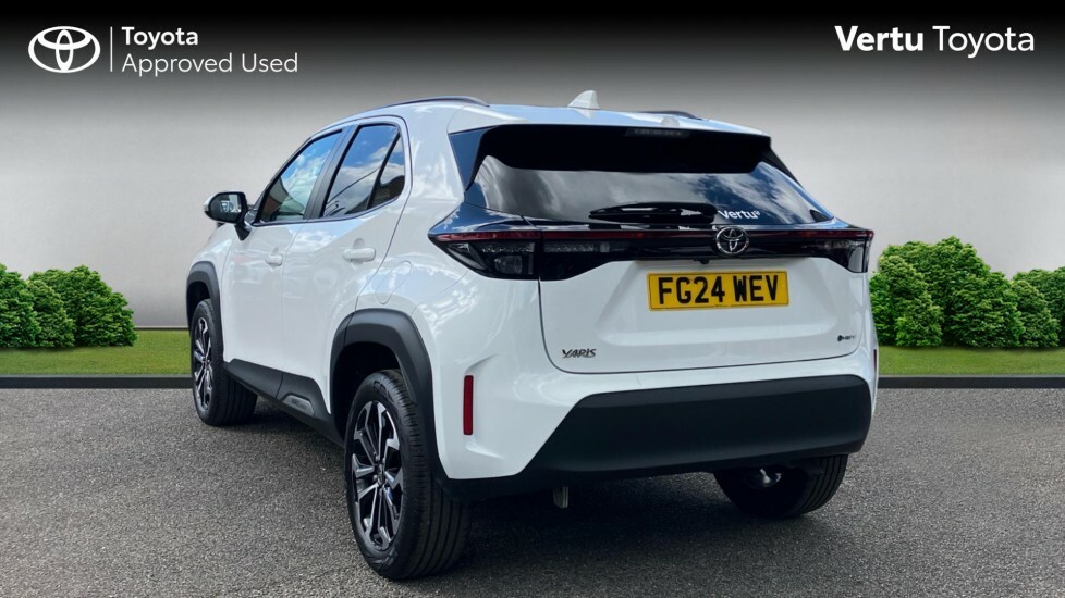 Toyota Yaris Cross Design FG24WEV White #4