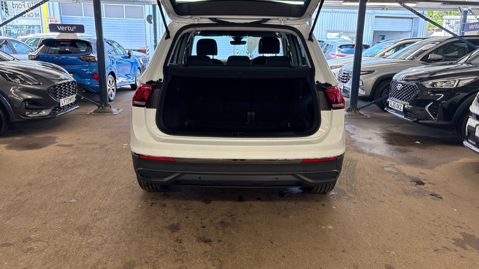 Volkswagen Tiguan Life YB72MWO White #4
