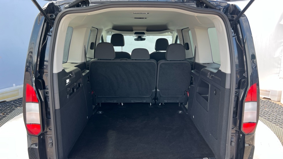 Ford Tourneo Connect Active Black #4