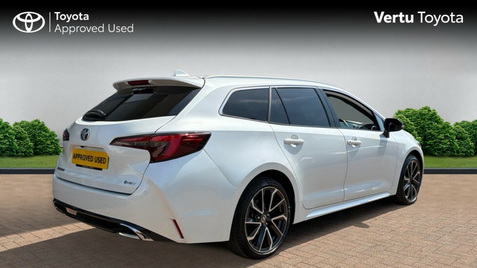 Toyota Corolla Excel White #2