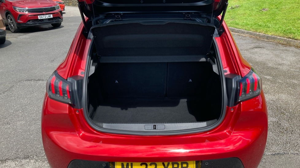 Peugeot 208 Gt Red #4