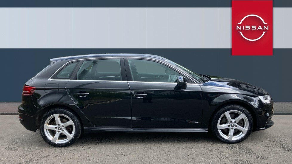 Audi A3 Sportback E-tron Black #5