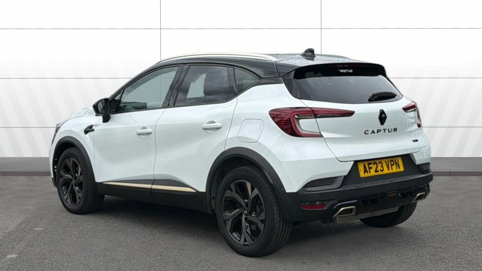 Renault Captur Engineered Black #2
