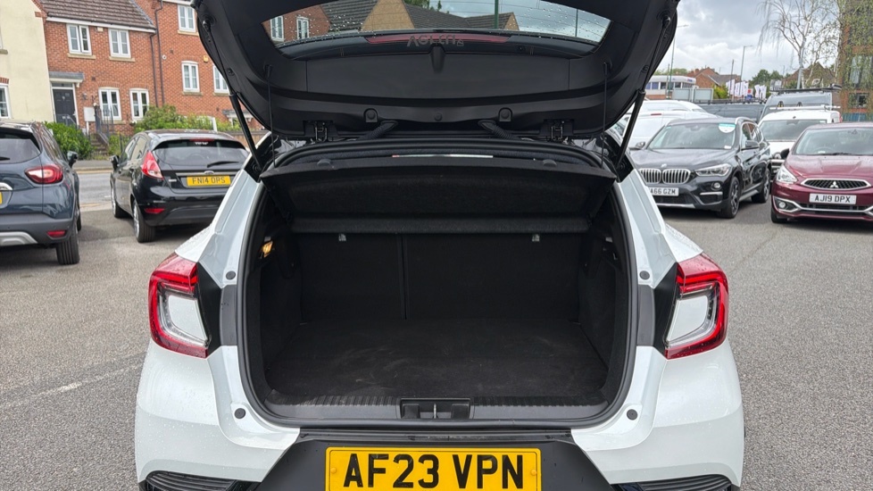 Renault Captur Engineered Black #4