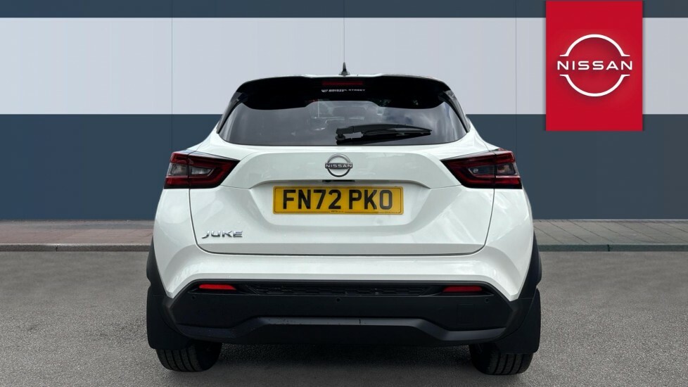 Nissan Juke Tekna White #6