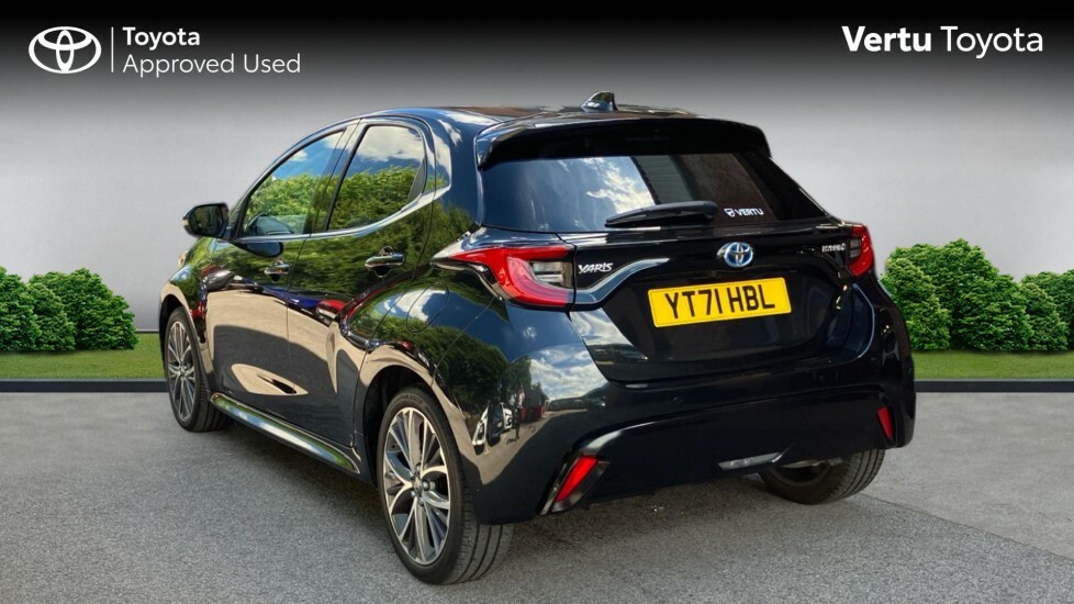 Toyota Yaris Excel Black #4
