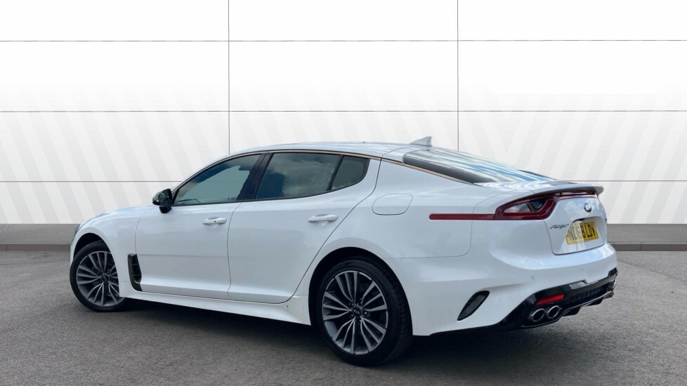 Kia Stinger Gt-line White #2