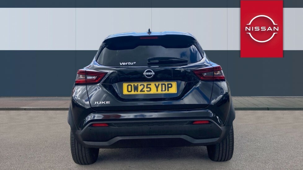 Nissan Juke Tekna Black #6