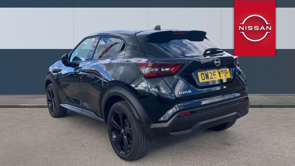 Nissan Juke Tekna Black #2