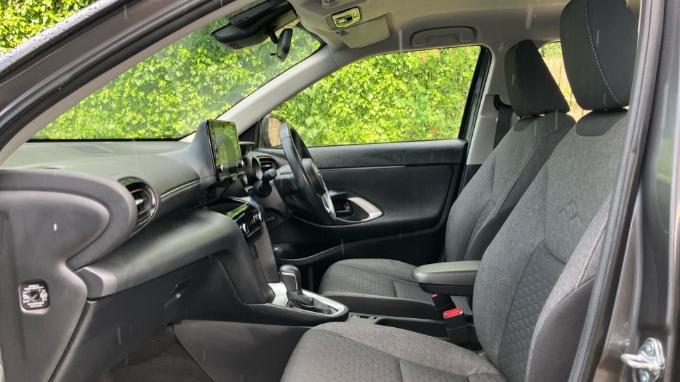 Toyota Yaris Cross Icon Grey #5
