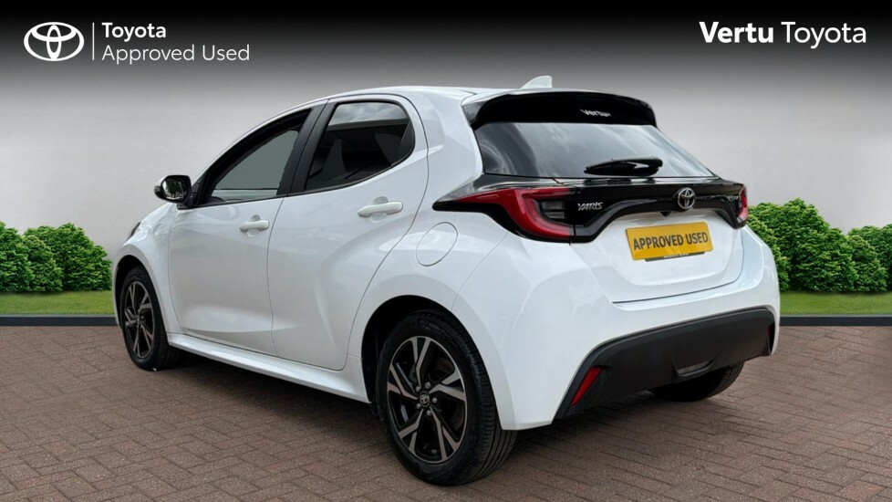 Toyota Yaris Design White #4