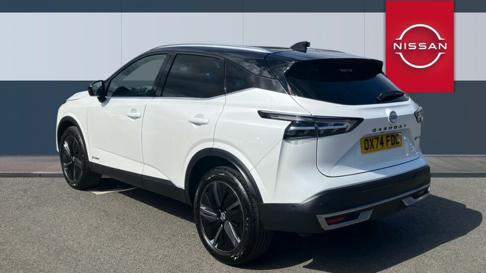 Nissan Qashqai Tekna White #2