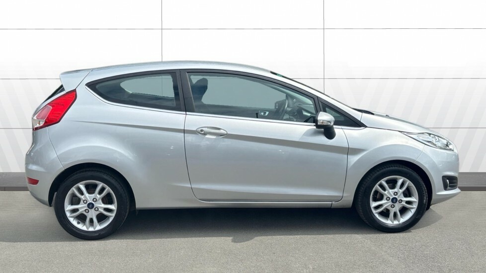 Ford Fiesta Zetec Silver #5