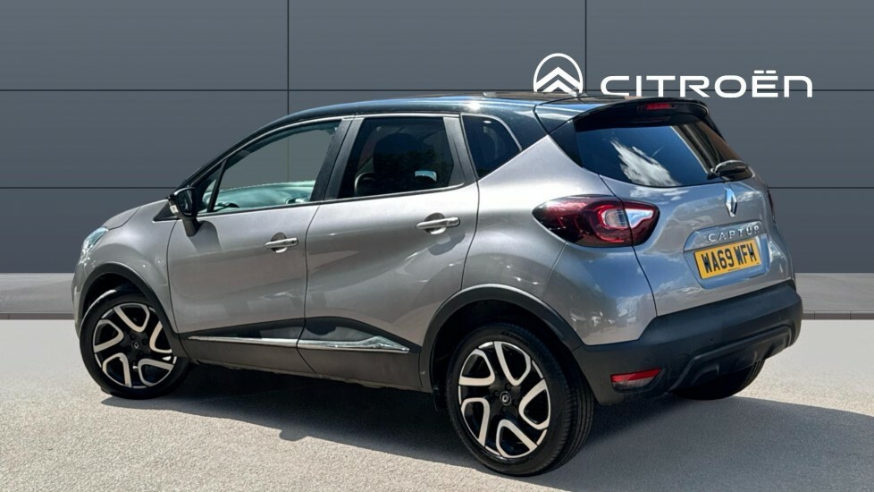 Renault Captur Iconic Black #2