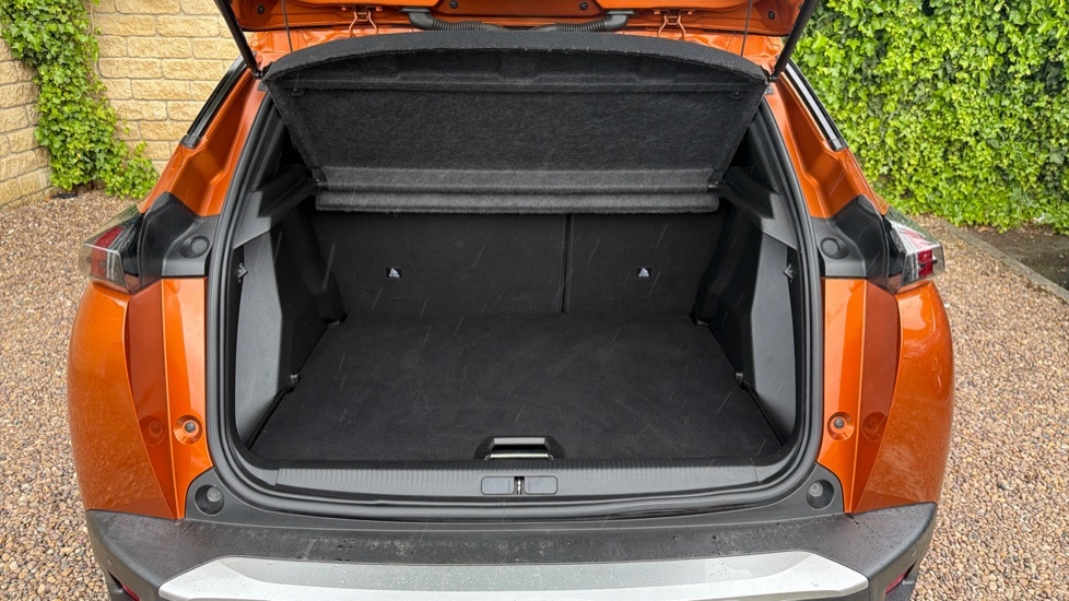 Peugeot 2008 Allure Orange #4