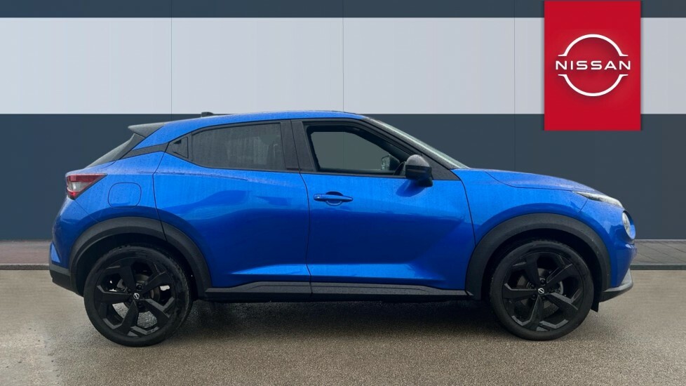 Nissan Juke Tekna Blue #5