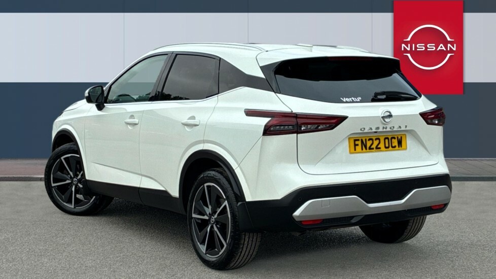 Nissan Qashqai Tekna White #2