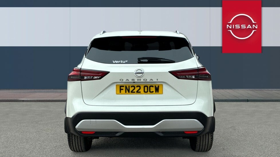 Nissan Qashqai Tekna White #6