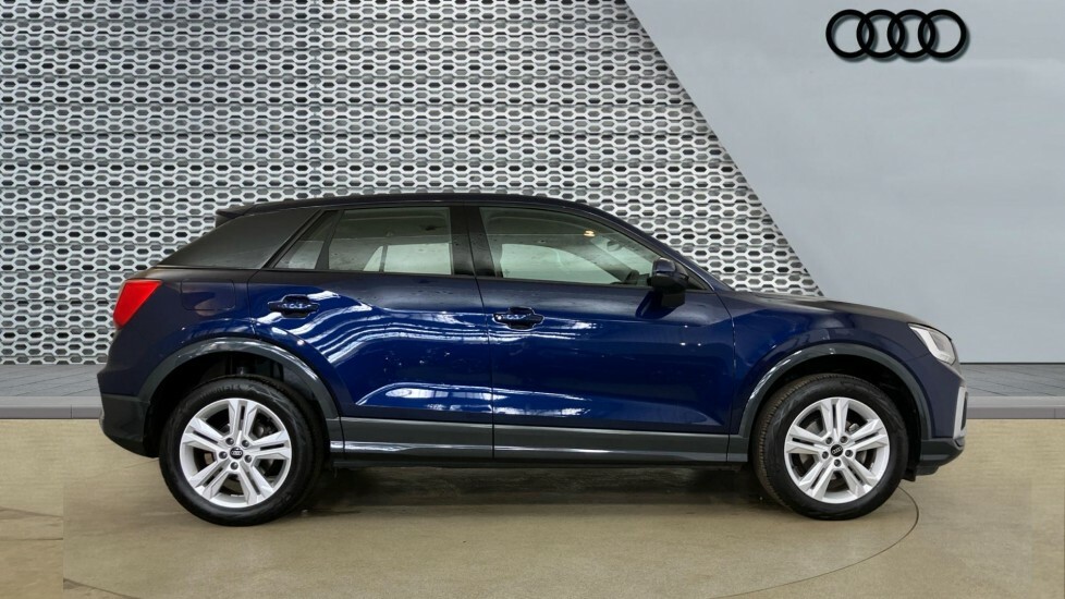 Audi Q2 Sport Blue #4