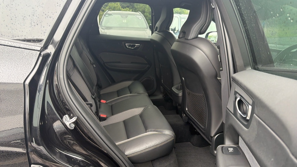 Volvo XC60 R Design Pro SK22WBM Black #6