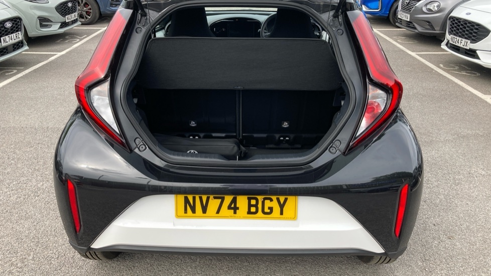 Toyota Aygo X Edge White #4