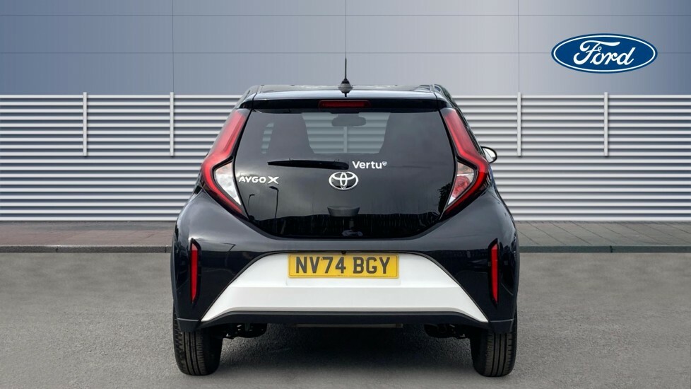 Toyota Aygo X Edge White #6