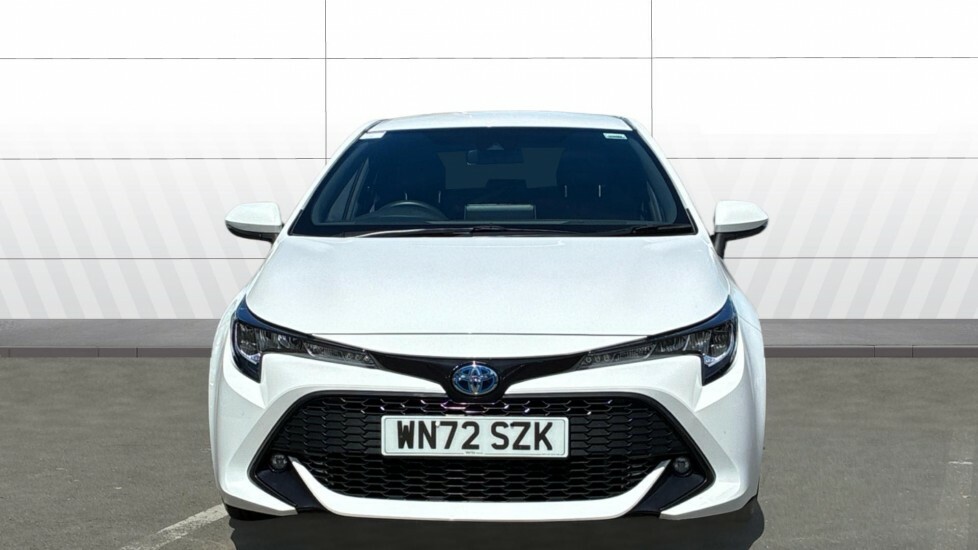 Toyota Corolla Icon White #3