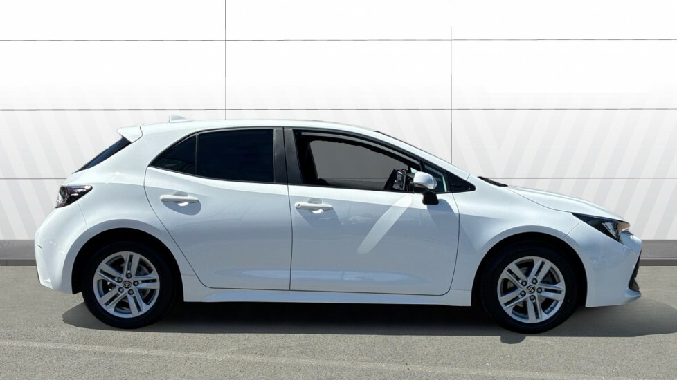 Toyota Corolla Icon White #5