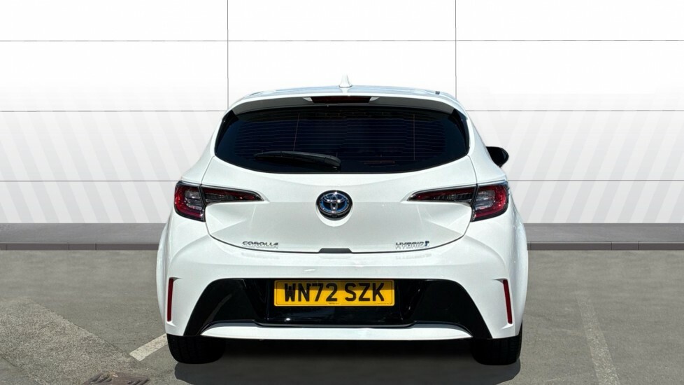 Toyota Corolla Icon White #6