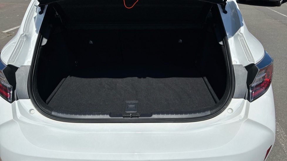 Toyota Corolla Icon White #4