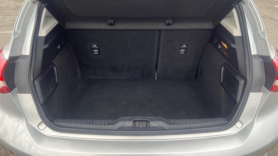 Ford Focus Active Silver #4