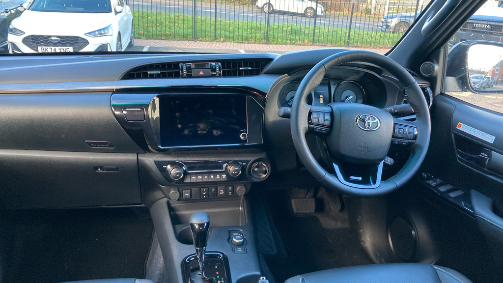 Toyota HILUX Invincible X Brown #6