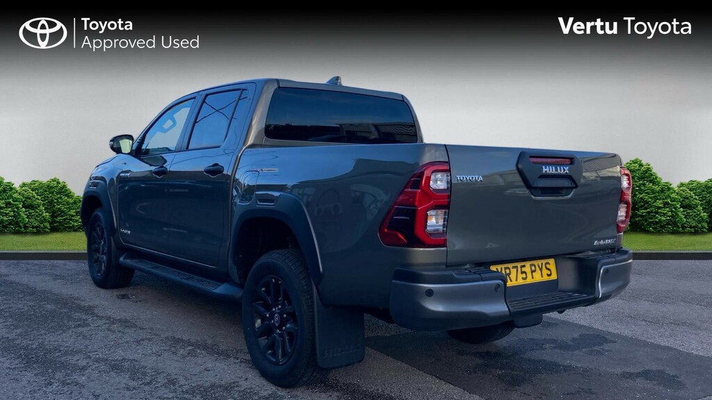 Toyota HILUX Invincible X Brown #4