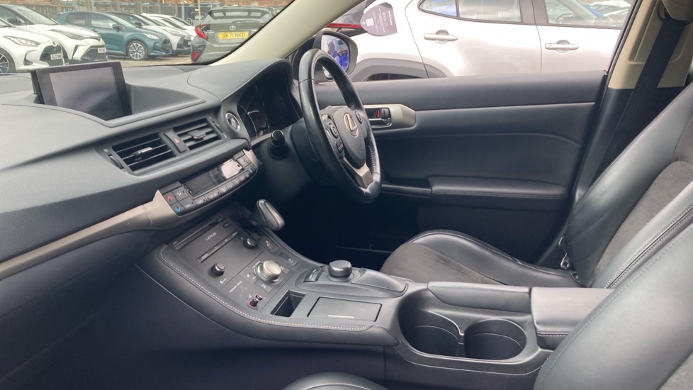 Lexus CT Advance Plus Black #5