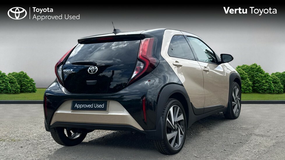 Toyota Aygo X Edge Beige #2