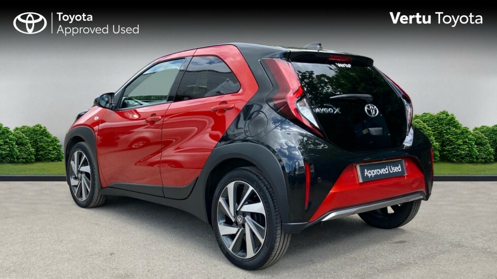 Toyota Aygo X Exclusive Red #4