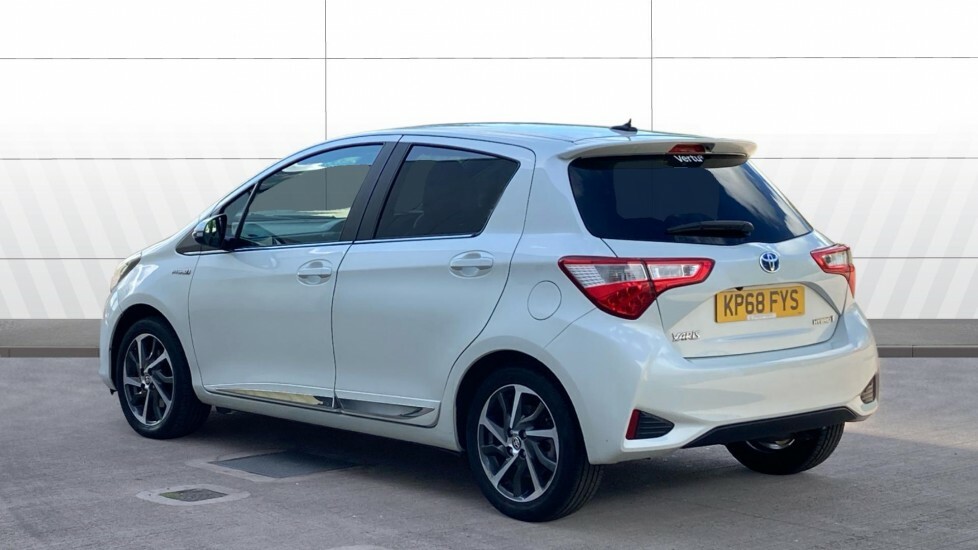 Toyota Yaris Excel White #2