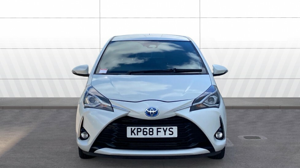 Toyota Yaris Excel White #3