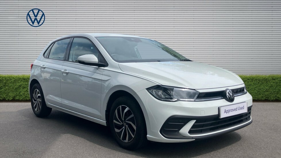 Volkswagen Polo Life White