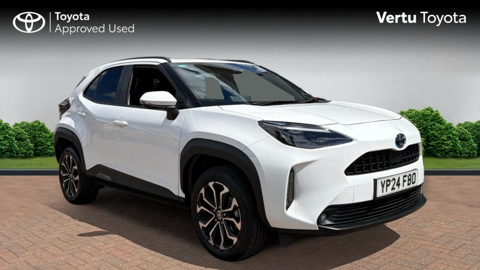 Toyota Yaris Cross Design White